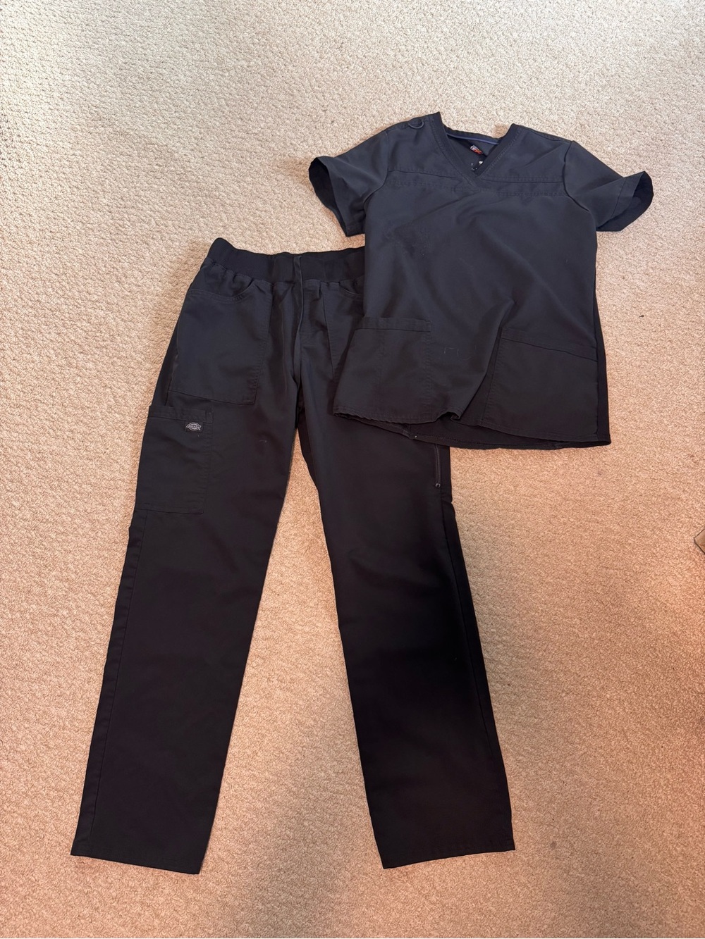 Women’s Dickies Scrub Set